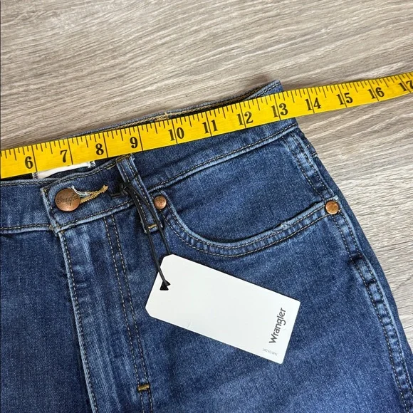 NWT Wrangler Women’s Wanderer High Rise Modern Flare Jeans Blue Sz 27x30 - Picture 8 of 11